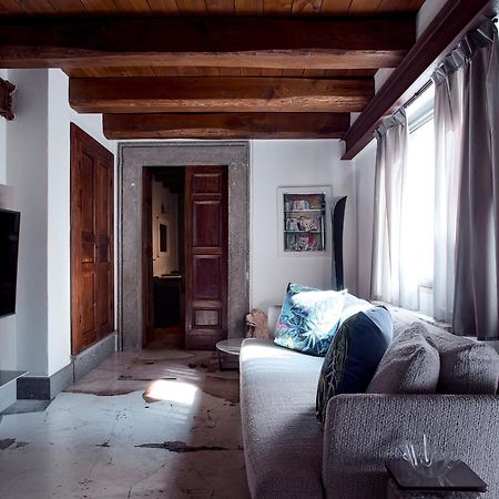 Palazzo Delle Pietre - Luxury Apartments Рим Екстериор снимка