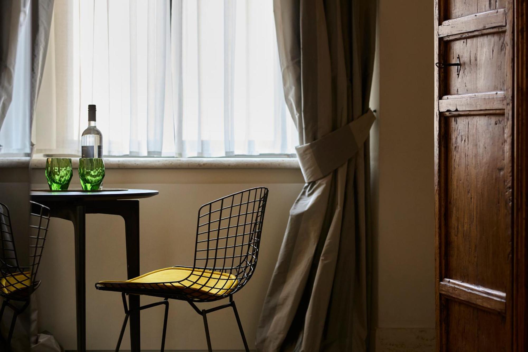Palazzo Delle Pietre - Luxury Apartments Рим Екстериор снимка