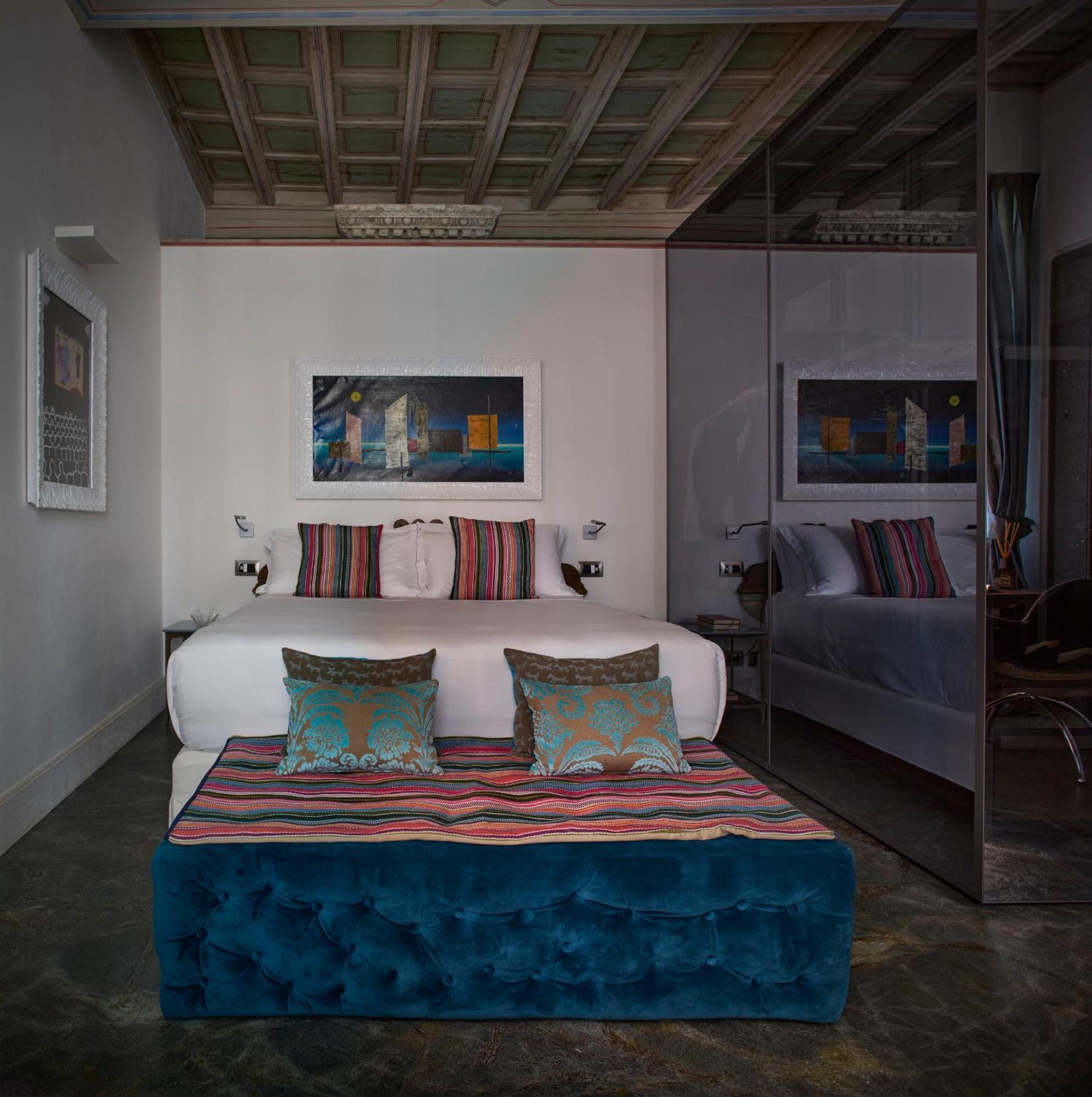 Palazzo Delle Pietre - Luxury Apartments Рим Екстериор снимка